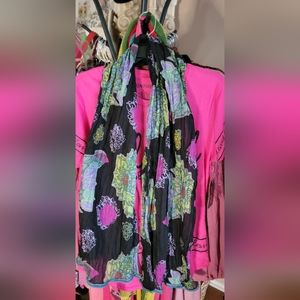 To Be Crinkle cut scarf